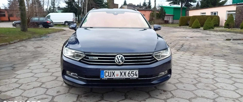 Volkswagen Passat cena 57800 przebieg: 232000, rok produkcji 2017 z Lubawa małe 596